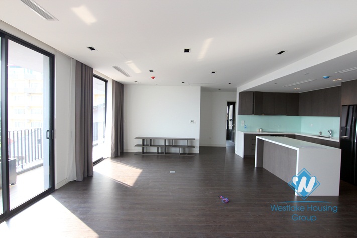A gorgeous 3 bedroom apartment for rent in To ngoc van, Tay ho, Ha noi